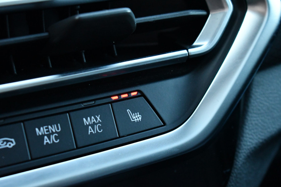 BMW X3 xDrive30e M-Sport Pano Trekh HUD E-zetels 360-cam Gesture