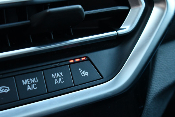 BMW X3 xDrive30e M-Sport Pano Trekh HUD E-zetels 360-cam Gesture