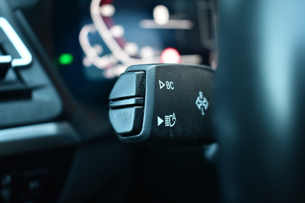 BMW X3 xDrive30e M-Sport Pano Trekh HUD E-zetels 360-cam Gesture