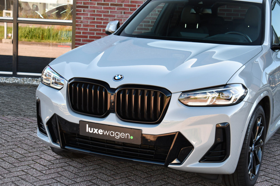 BMW X3 xDrive30e M-Sport Pano Trekh HUD E-zetels 360-cam Gesture