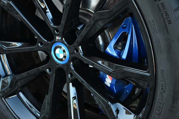 BMW X3 xDrive30e M-Sport Pano Trekh HUD E-zetels 360-cam Gesture