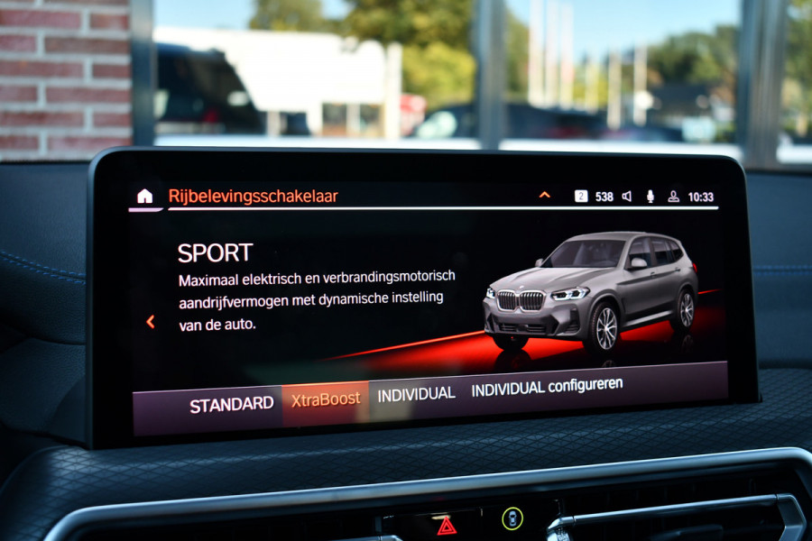 BMW X3 xDrive30e M-Sport Pano Trekh HUD E-zetels 360-cam Gesture