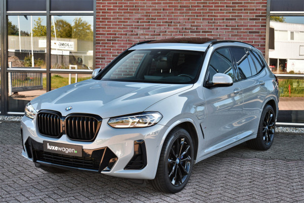 BMW X3 xDrive30e M-Sport Pano Trekh HUD E-zetels 360-cam Gesture