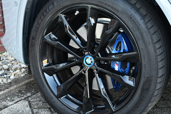 BMW X3 xDrive30e M-Sport Pano Trekh HUD E-zetels 360-cam Gesture
