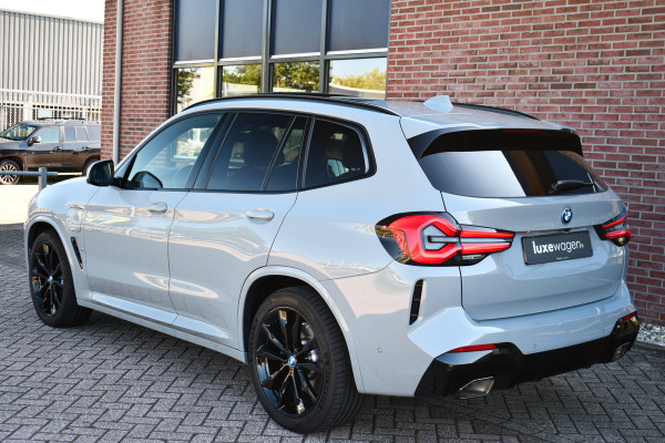 BMW X3 xDrive30e M-Sport Pano Trekh HUD E-zetels 360-cam Gesture