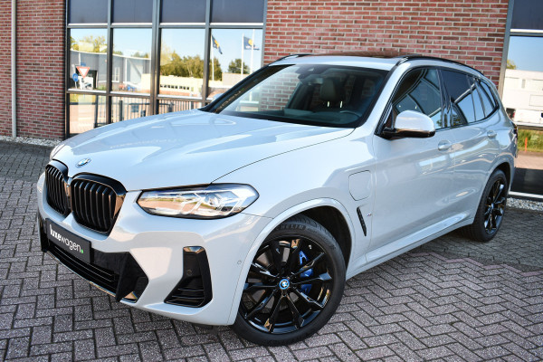 BMW X3 xDrive30e M-Sport Pano Trekh HUD E-zetels 360-cam Gesture