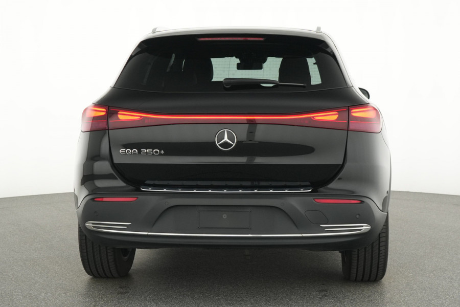 Mercedes-Benz EQA 250+ Business Line 71 kWh Ledkoplampen | Sfeerverlichting | Achteruitrijcamera | Stoelverwarming. Inclusief 24 maanden MB Certified garantie voor Europa.