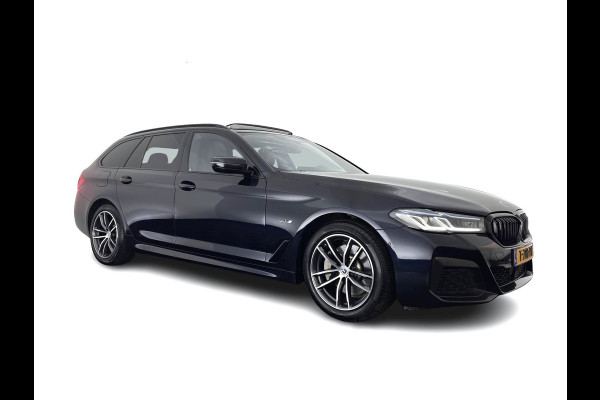 BMW 5 Serie Touring 530e xDrive Business Edition Plus M-Sportpack (Plug-in) {SoH-96%} (INCL.BTW) *PANO | HEAD-UP | LEATHER | FULL-LED | MEMORY-PACK | HARMAN/KARDON | BLINDSPOT | DIGI-COCKPIT | CAMERA | NAVI-FULLMAP | PRIVACY-GLASS | SHIFTPADDLES | ECC | PDC | 18''ALU