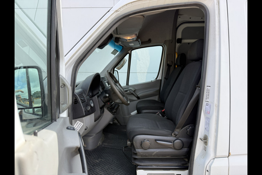 Mercedes-Benz Sprinter 519 3.0 190PK L2H2 Climate control Standkachel 5000kg GVW Camera Trekhaak 3t Camera Dubbellucht