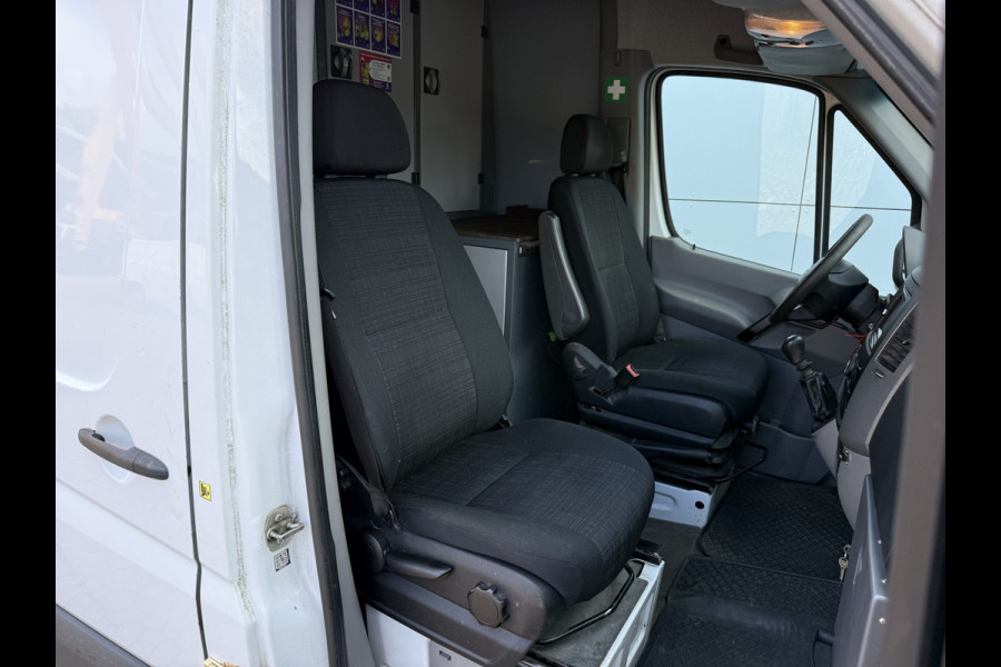 Mercedes-Benz Sprinter 519 3.0 190PK L2H2 Climate control Standkachel 5000kg GVW Camera Trekhaak 3t Camera Dubbellucht