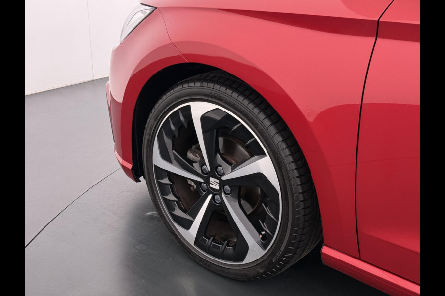 Seat Ibiza 1.0 EcoTSI FR 18 INCH| PARKEERSENSOREN| RIJKLAAR GELEVERD INCL. 12 MND BOVAG GARANTIE|  ORIGINEEL NEDERLANDS GELEVERD NAP| FULL LED| CARPLAY