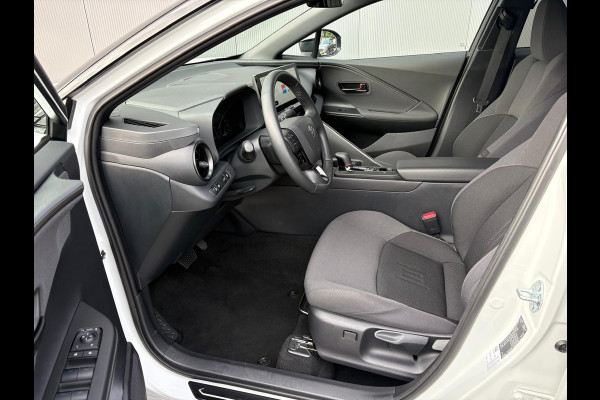 Toyota C-HR 1.8 Hybrid 140PK First Edition Bi-Tone/Winter-pack/Gr.-navigatie/Elektr.klep/Camera/Adapt.-cruise