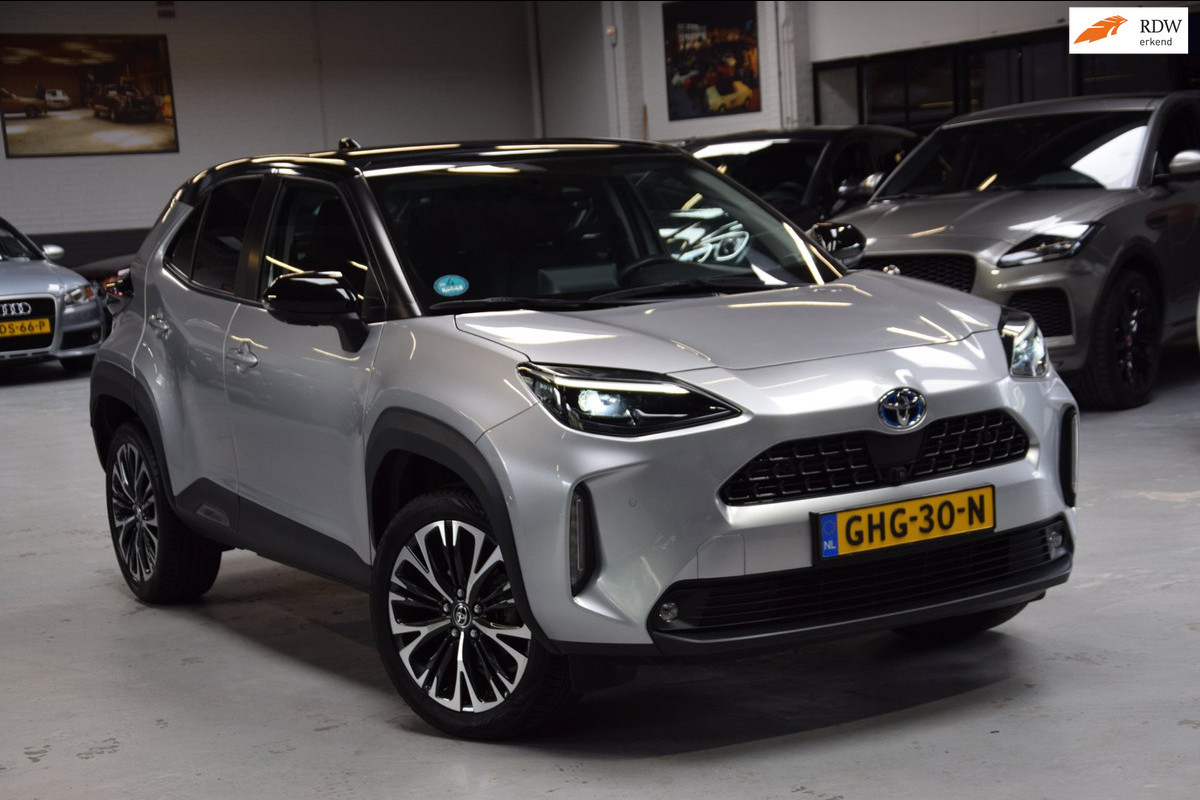 Toyota Yaris 1.5 Hybrid Executive Bi-Tone Hud Navi|Panoramadak|Garantie|Dealer Onderhouden