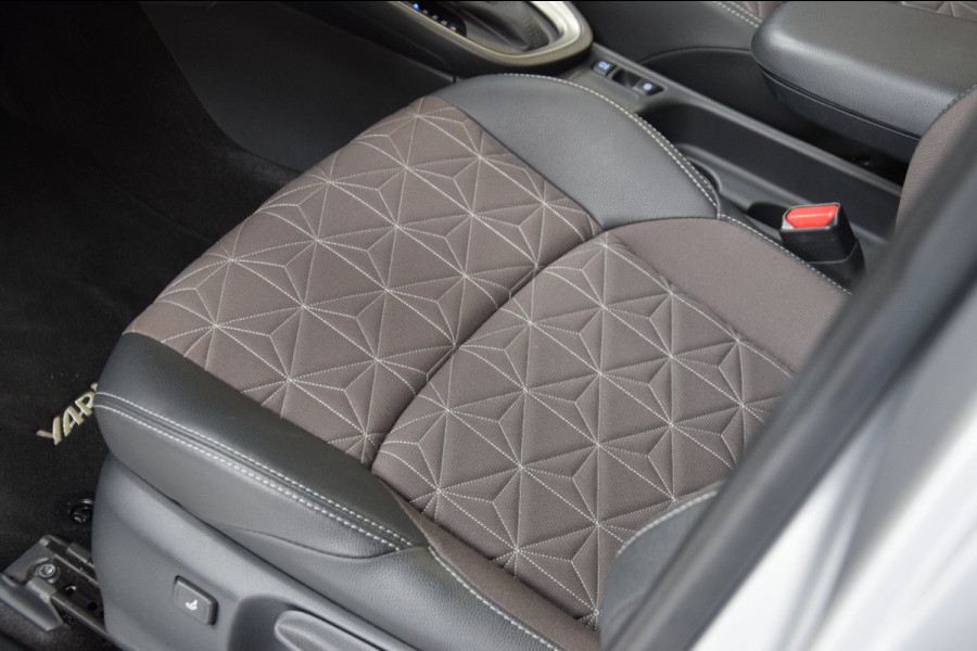 Toyota Yaris 1.5 Hybrid Executive Bi-Tone Hud Navi|Panoramadak|Garantie|Dealer Onderhouden