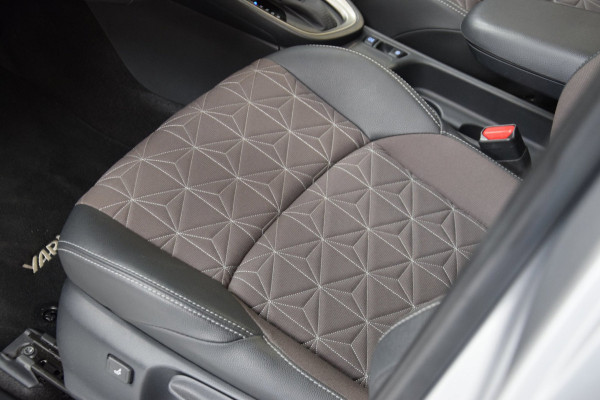 Toyota Yaris 1.5 Hybrid Executive Bi-Tone Hud Navi|Panoramadak|Garantie|Dealer Onderhouden