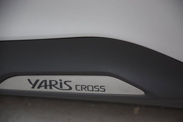 Toyota Yaris 1.5 Hybrid Executive Bi-Tone Hud Navi|Panoramadak|Garantie|Dealer Onderhouden