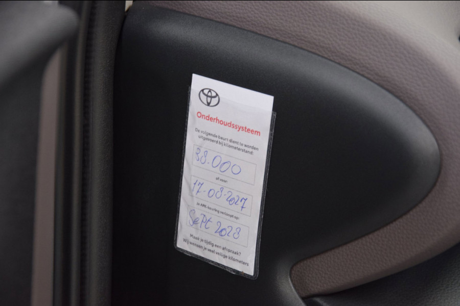 Toyota Yaris 1.5 Hybrid Executive Bi-Tone Hud Navi|Panoramadak|Garantie|Dealer Onderhouden