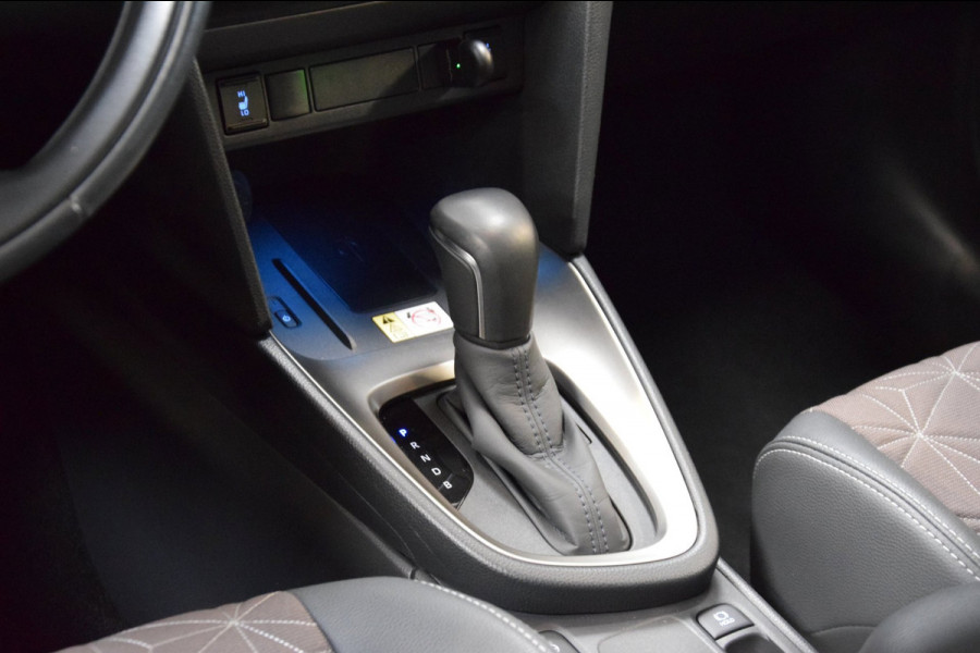 Toyota Yaris 1.5 Hybrid Executive Bi-Tone Hud Navi|Panoramadak|Garantie|Dealer Onderhouden