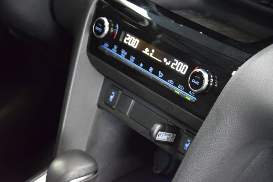 Toyota Yaris 1.5 Hybrid Executive Bi-Tone Hud Navi|Panoramadak|Garantie|Dealer Onderhouden
