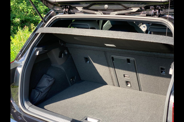Volkswagen Golf 1.5 eTSI R-Line |KEYLESS|ACC|DCC|IQ|18''|20