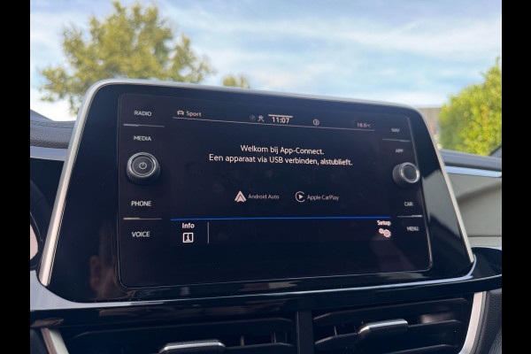 Volkswagen T-Roc 1.0 TSI R-Line Ascot Grey / IQ-light / Carplay / ACC / PDC / Stoelverwarming / Digitiale cockpit / Zwarte hemel