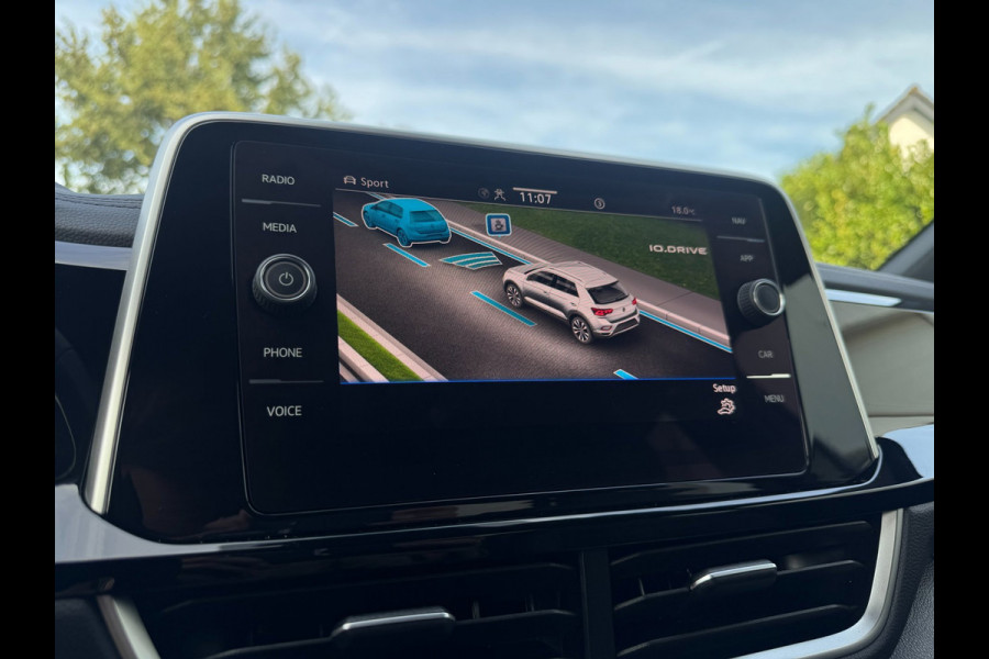 Volkswagen T-Roc 1.0 TSI R-Line Ascot Grey / IQ-light / Carplay / ACC / PDC / Stoelverwarming / Digitiale cockpit / Zwarte hemel