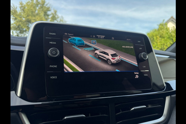 Volkswagen T-Roc 1.0 TSI R-Line Ascot Grey / IQ-light / Carplay / ACC / PDC / Stoelverwarming / Digitiale cockpit / Zwarte hemel
