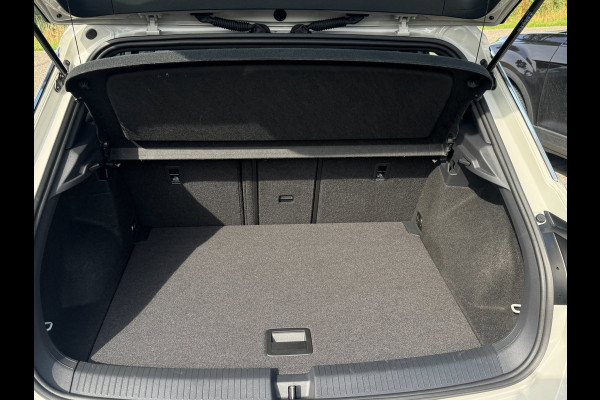 Volkswagen T-Roc 1.0 TSI R-Line Ascot Grey / IQ-light / Carplay / ACC / PDC / Stoelverwarming / Digitiale cockpit / Zwarte hemel