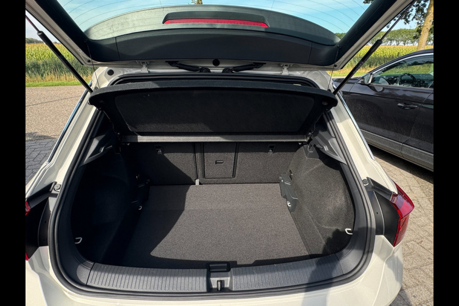 Volkswagen T-Roc 1.0 TSI R-Line Ascot Grey / IQ-light / Carplay / ACC / PDC / Stoelverwarming / Digitiale cockpit / Zwarte hemel