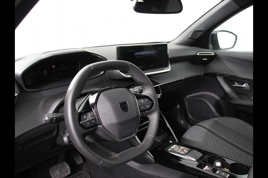 Peugeot e-2008 EV Allure 50 kWh Navigatie Apple Carplay/Android Auto Climate Control Led Parkeer sensoren Cruise Control Stoelverwarming