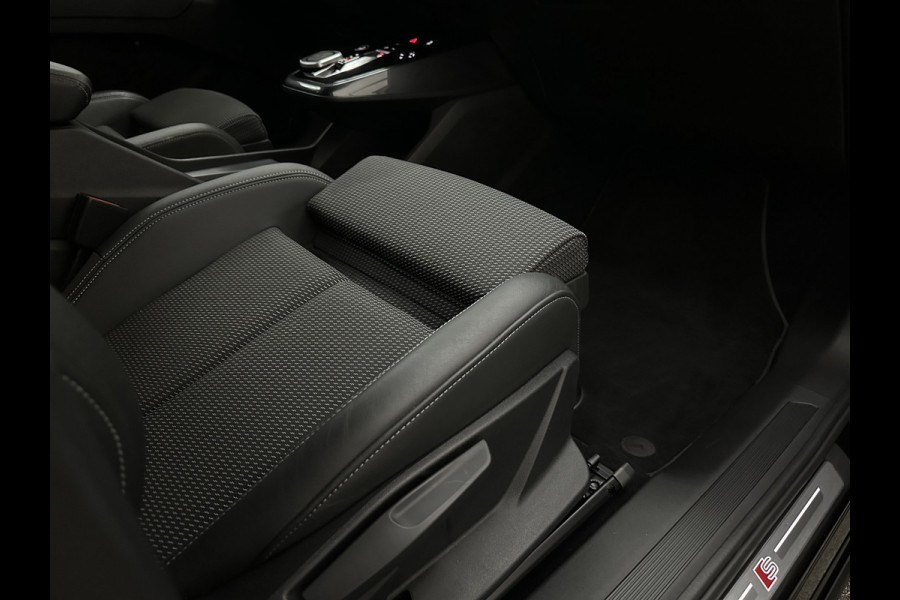 Audi Q4 e-tron 40 S-Line 77 kWh 204PK | Sportstoelen | Warmtepomp | Sonos Sound | H-Leder | 20" | 5x Q4 OP VOORRAAD! | Zwarte Hemelbekleding | S-Line in & Exterieur | Sportstuur | MMi+ | Rijklaarprijs! 27850,= excl. BTW.