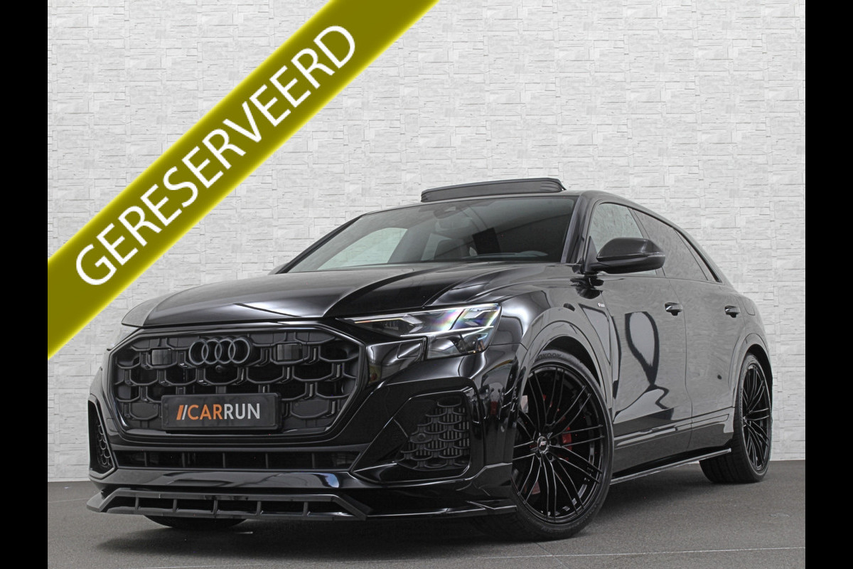 Audi Q8 60e 490pk #RS-Stoelen | 4WS | OLED | Laser-LED | Carbon | Massage | Ventilatie | Valcona Leder+ Pakket | B&O Sound | 23'' | Alcantara hemel | Head-Up | Soft-Close | Panodak | 2x Memory | Trekhaak | Keyless-Entry | Luchtvering | Achterasbesturing | Nw.Pr. 160.000,= | Fabrieksgarantie | Direct rijden.