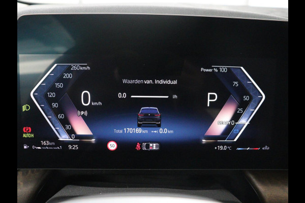 BMW 2 Serie Active Tourer 220i | Leder | Cruise control | Navigatie | Carplay | Sfeerverlichting | Virtueel dashboard | Camera | Park assist | Trekhaak