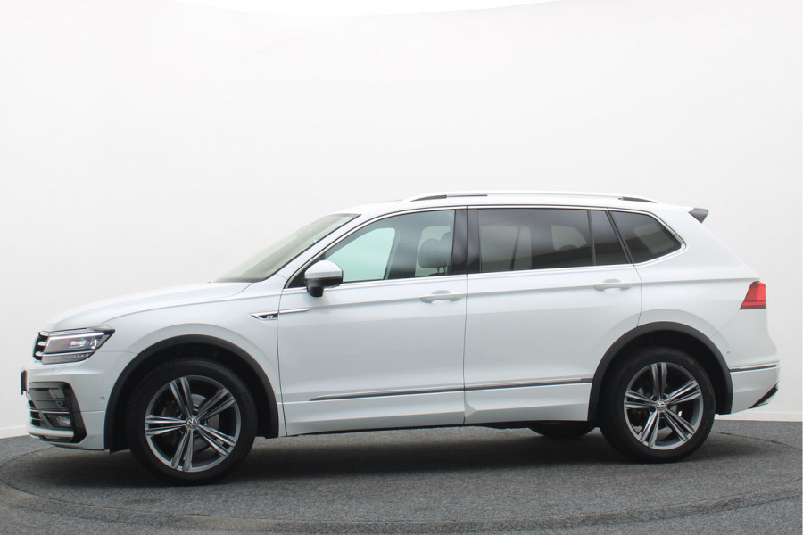 Volkswagen Tiguan Allspace 1.5 TSI DSG Highline Business R-Line 7p. Camera, Apple CarPlay, Panoramdak, Elek. Trekhaak, Virtual Cockpit, LED, 19"