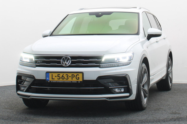 Volkswagen Tiguan Allspace 1.5 TSI DSG Highline Business R-Line 7p. Camera, Apple CarPlay, Panoramdak, Elek. Trekhaak, Virtual Cockpit, LED, 19"