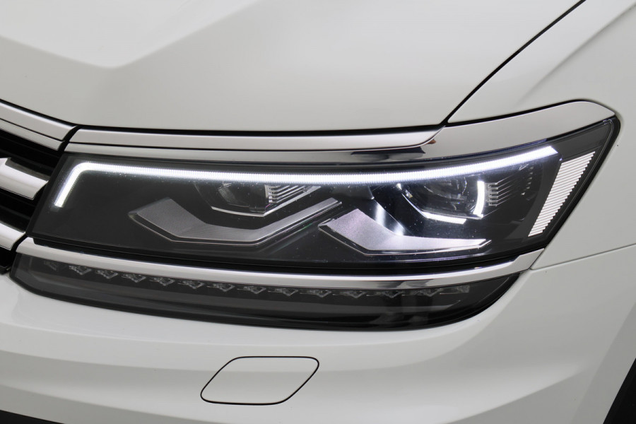 Volkswagen Tiguan Allspace 1.5 TSI DSG Highline Business R-Line 7p. Camera, Apple CarPlay, Panoramdak, Elek. Trekhaak, Virtual Cockpit, LED, 19"