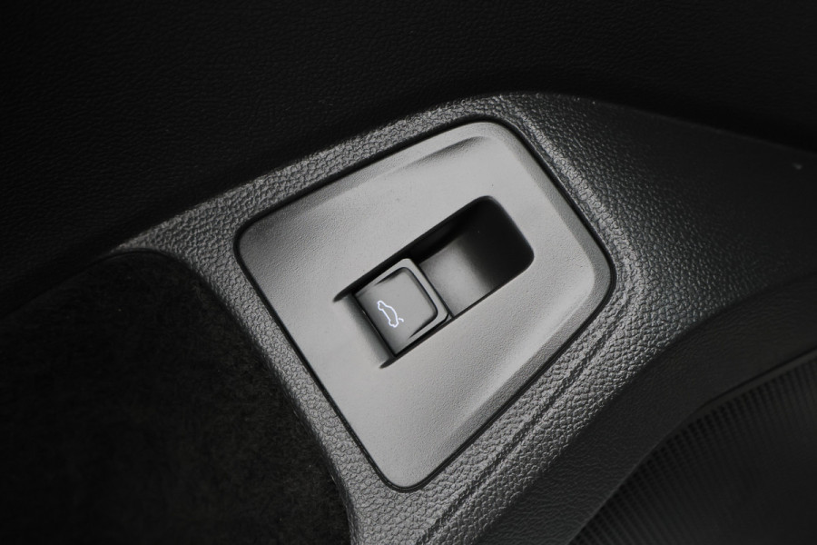 Volkswagen Tiguan Allspace 1.5 TSI DSG Highline Business R-Line 7p. Camera, Apple CarPlay, Panoramdak, Elek. Trekhaak, Virtual Cockpit, LED, 19"