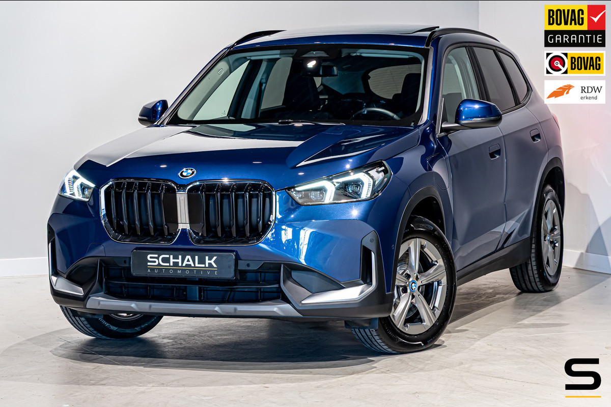 BMW X1 XDrive25e|Pano|Acc+|Camera|Dealer onderhouden|NEW Mod