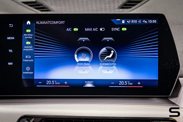 BMW X1 XDrive25e|Pano|Acc+|Camera|Dealer onderhouden|NEW Mod