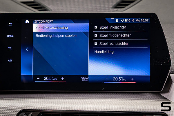 BMW X1 XDrive25e|Pano|Acc+|Camera|Dealer onderhouden|NEW Mod