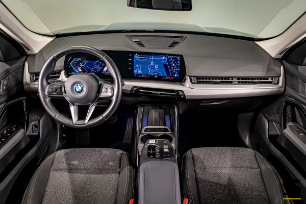 BMW X1 XDrive25e|Pano|Acc+|Camera|Dealer onderhouden|NEW Mod
