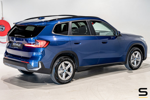 BMW X1 XDrive25e|Pano|Acc+|Camera|Dealer onderhouden|NEW Mod