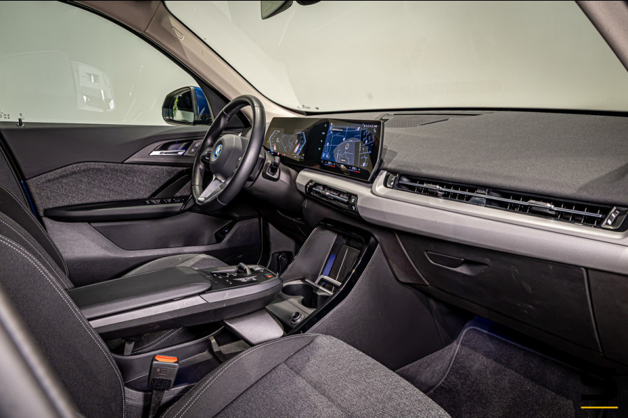 BMW X1 XDrive25e|Pano|Acc+|Camera|Dealer onderhouden|NEW Mod