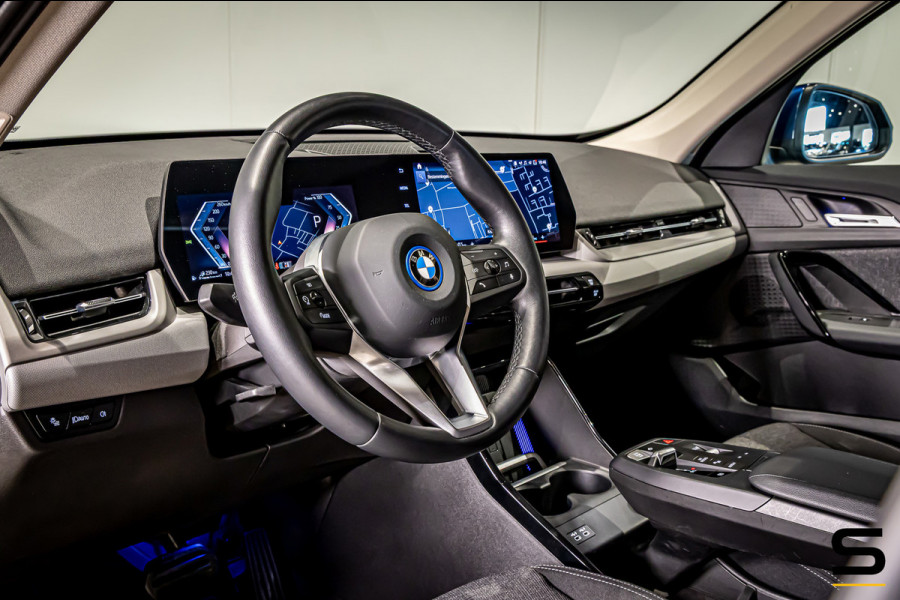 BMW X1 XDrive25e|Pano|Acc+|Camera|Dealer onderhouden|NEW Mod