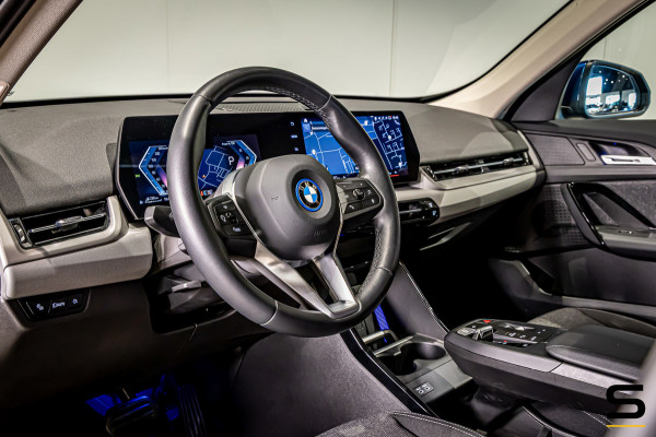BMW X1 XDrive25e|Pano|Acc+|Camera|Dealer onderhouden|NEW Mod