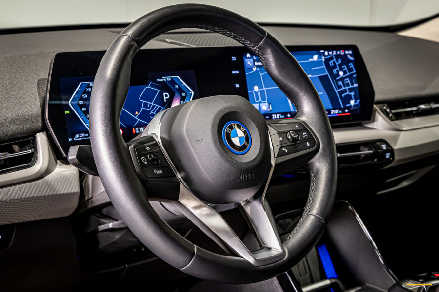 BMW X1 XDrive25e|Pano|Acc+|Camera|Dealer onderhouden|NEW Mod