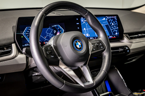 BMW X1 XDrive25e|Pano|Acc+|Camera|Dealer onderhouden|NEW Mod