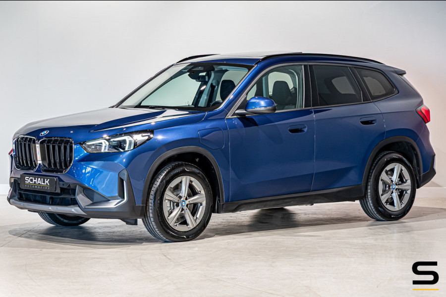 BMW X1 XDrive25e|Pano|Acc+|Camera|Dealer onderhouden|NEW Mod