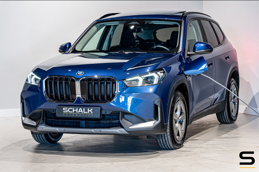 BMW X1 XDrive25e|Pano|Acc+|Camera|Dealer onderhouden|NEW Mod