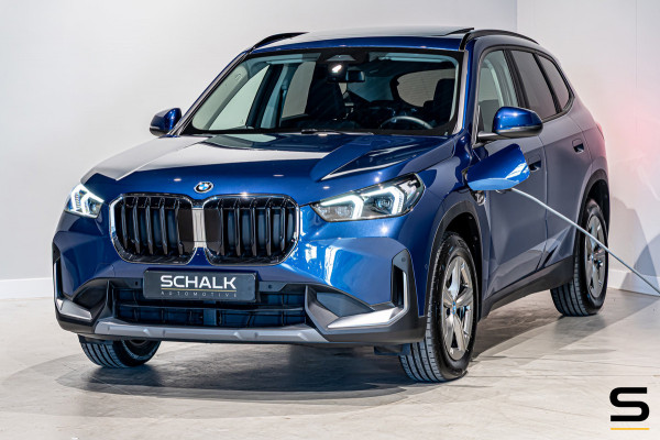BMW X1 XDrive25e|Pano|Acc+|Camera|Dealer onderhouden|NEW Mod